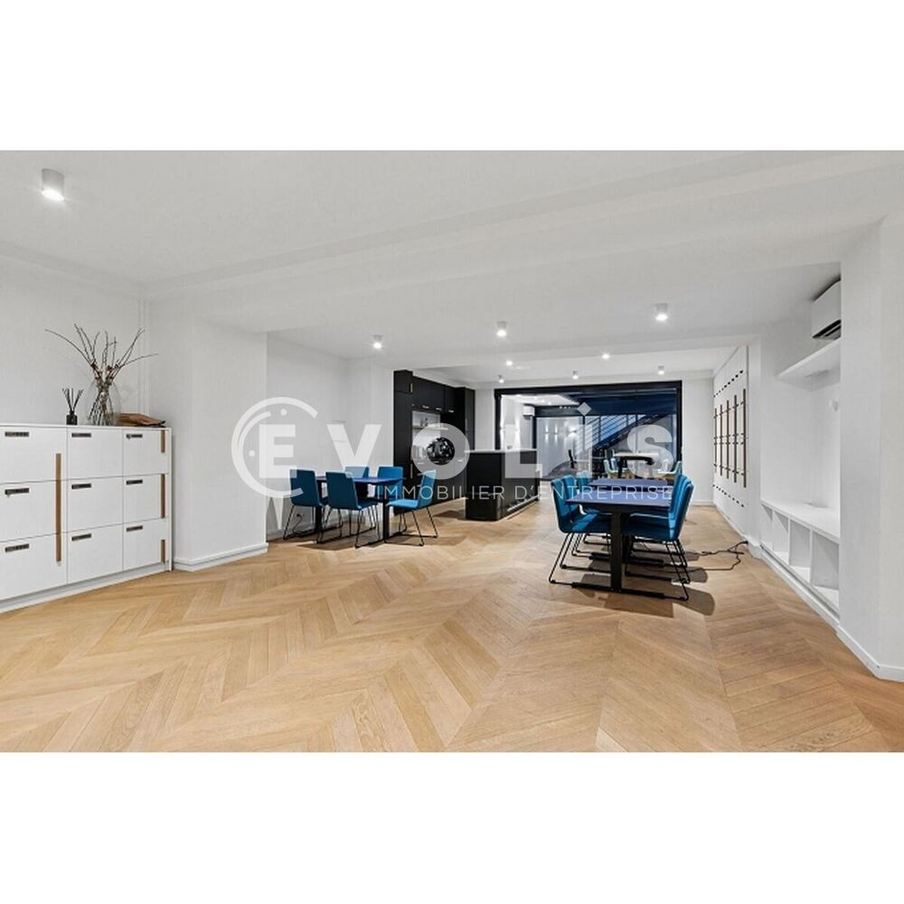   Bureaux - A LOUER - 1 118 m² non divisibles Paris 17