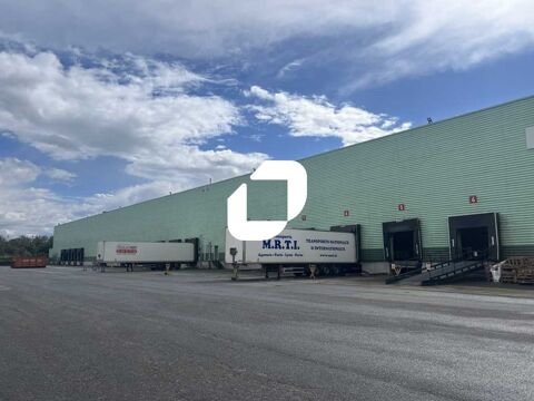 ENTREPOT LOGISTIQUE SUR LE LONG DE L'A4 - 9 209 m² non divisibles 47798 77680 Roissy en brie