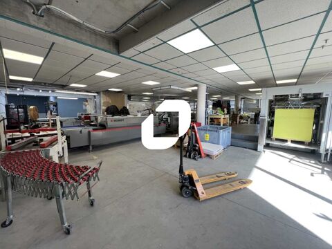   Locaux d'Activit�s - A VENDRE OU A LOUER - 1�250 m� non divisibles 