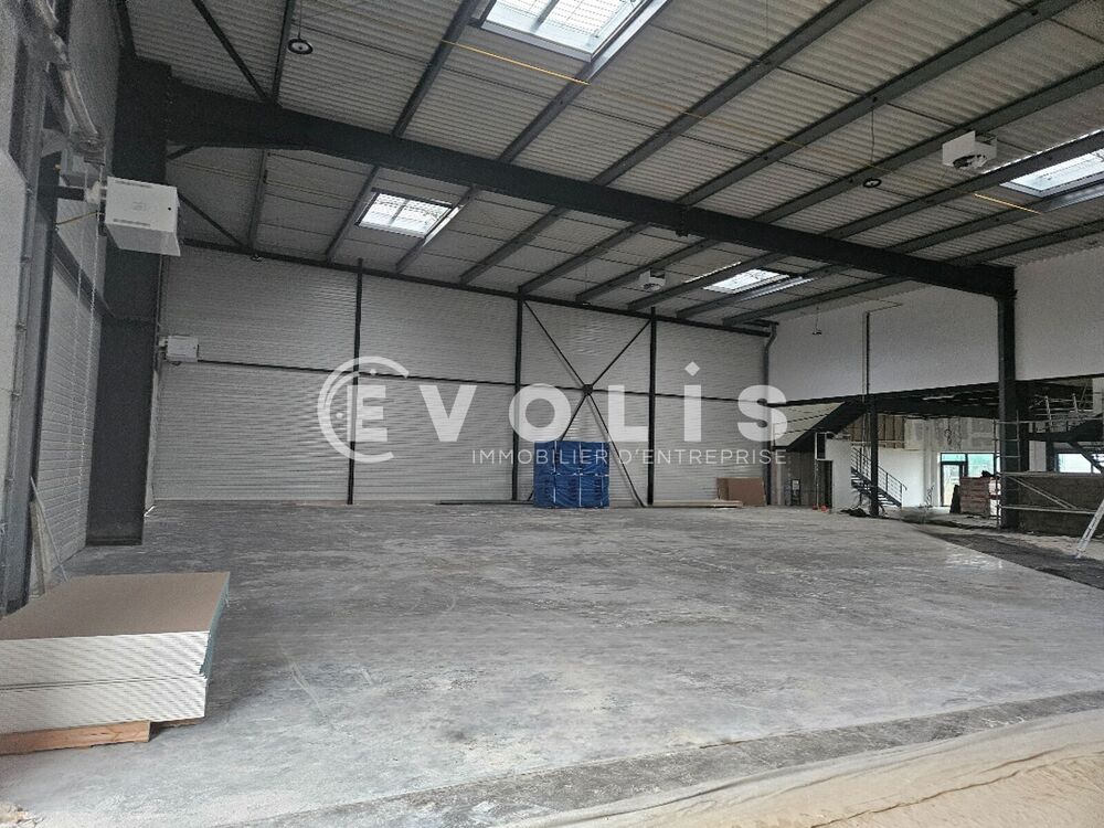   Locaux d'activité - A VENDRE - 1 973 m² divisibles à partir de 493 m² Villebon sur yvette