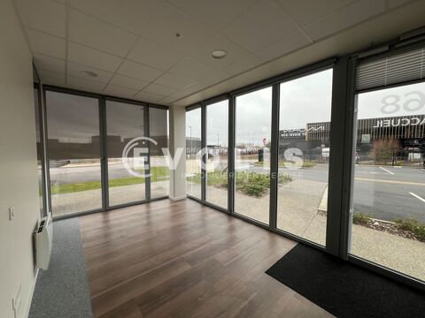   Locaux d'activité - A LOUER - 684 m² non divisibles 
