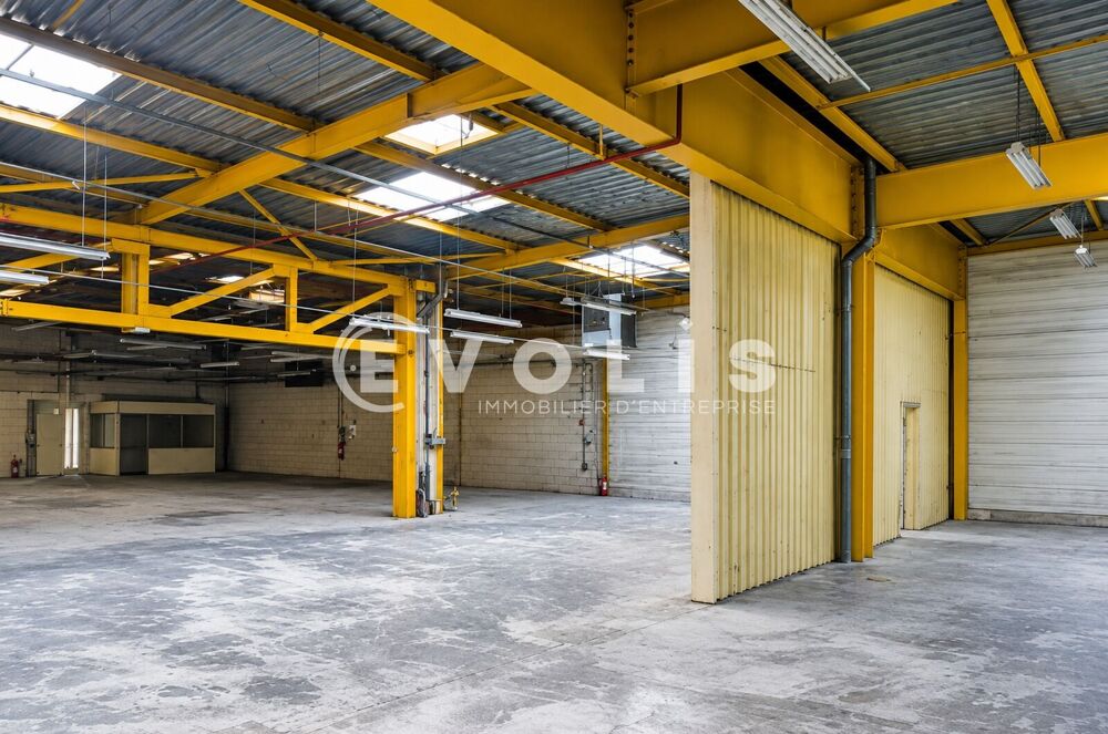   Locaux d'activité - A LOUER - 3 009 m² non divisibles Les ulis