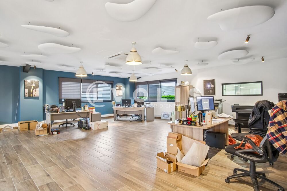   Bureaux - A LOUER - 931 m² divisibles à partir de 388 m² Bailly romainvilliers