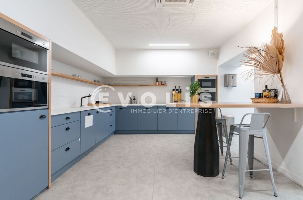   Bureaux - A LOUER - 350 m² non divisibles Paris 9