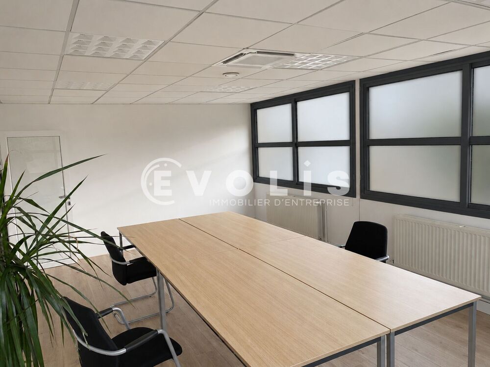   Bureaux - A LOUER - 223 m² non divisibles 