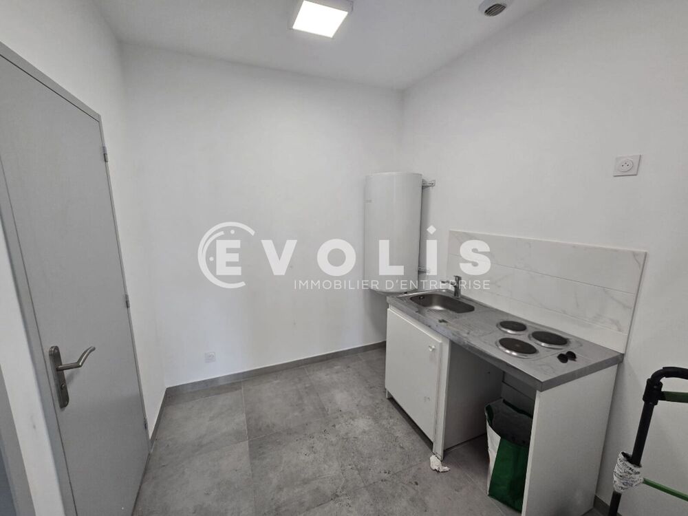   Locaux d'activité - A LOUER - 251 m² non divisibles Etrechy