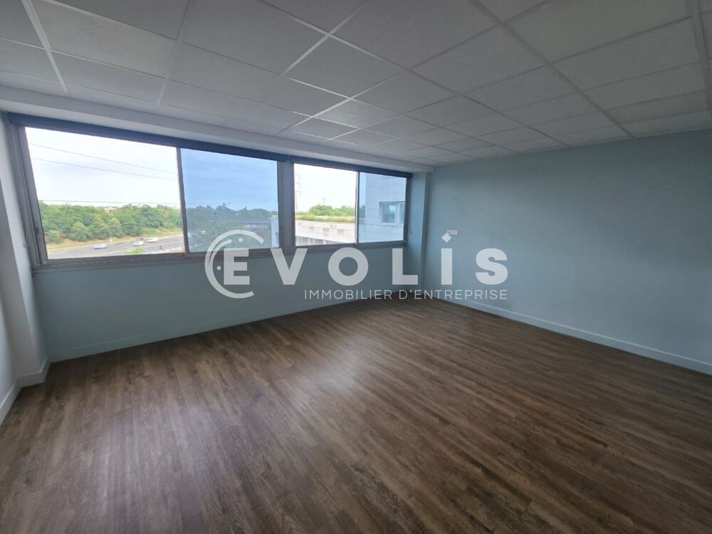   Bureaux - A LOUER - 221 m² non divisibles 