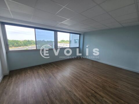 Bureaux - A LOUER - 221 m&sup2; non divisibles 1879 91000 Evry courcouronnes