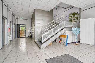   Bureaux - A LOUER - 120 m² non divisibles Creteil