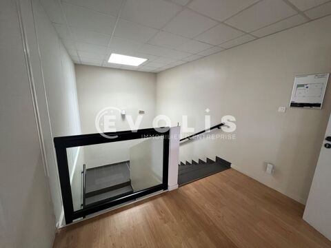  Locaux d'activité - A LOUER - 717 m² non divisibles 