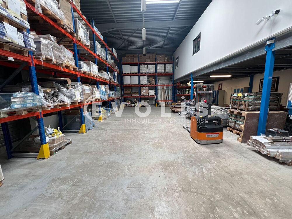   Locaux d'activité - A VENDRE - 550 m² non divisibles 