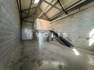   LOCAUX A LOUER - 122 m² non divisibles Genas