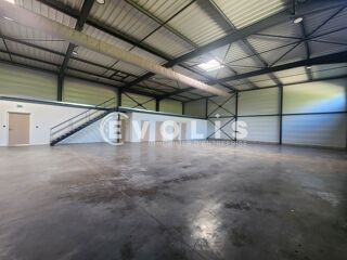   Locaux d'activité - A VENDRE - 601 m² non divisibles Granieu
