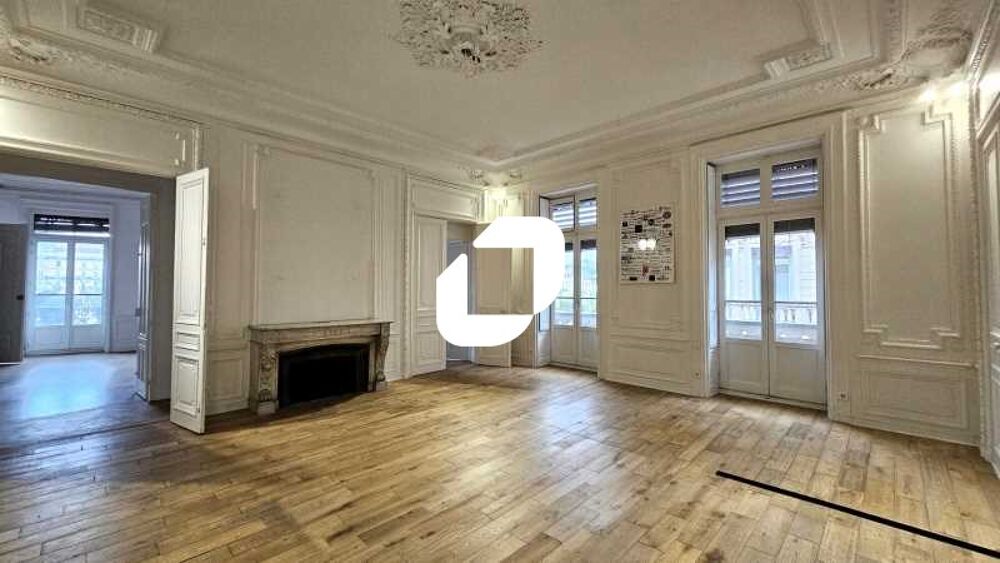   Coeur presqu'�le, place Bellecour - 173 m� non divisibles 