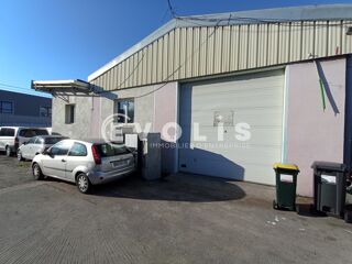   A louer à VENISSIEUX - 931 m² divisibles à partir de 125 m² Venissieux
