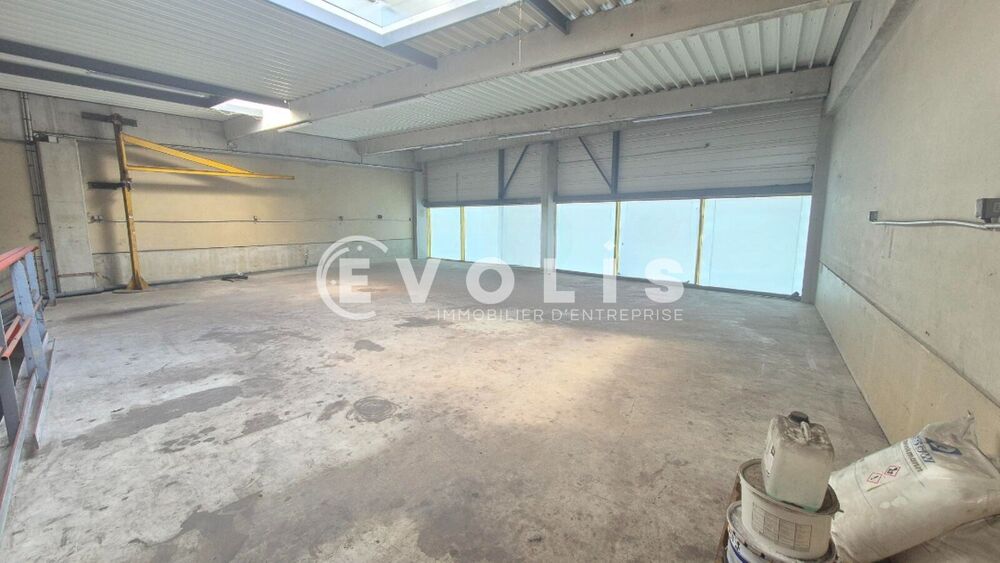   Locaux d'activité - A LOUER - 611 m² divisibles à partir de 216 m² Meaux