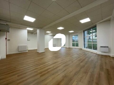 Lumineuse surface de bureaux - immeuble r&eacute;cent - 70 m&sup2; non divisibles 875 69340 Francheville