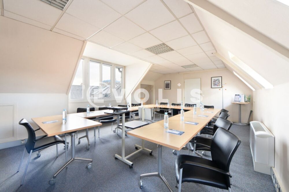   Bureaux - A LOUER - 18 m² non divisibles Paris 3