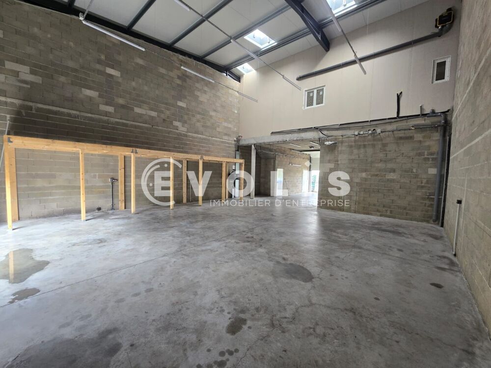   Locaux d'activité - A LOUER - 251 m² non divisibles Etrechy