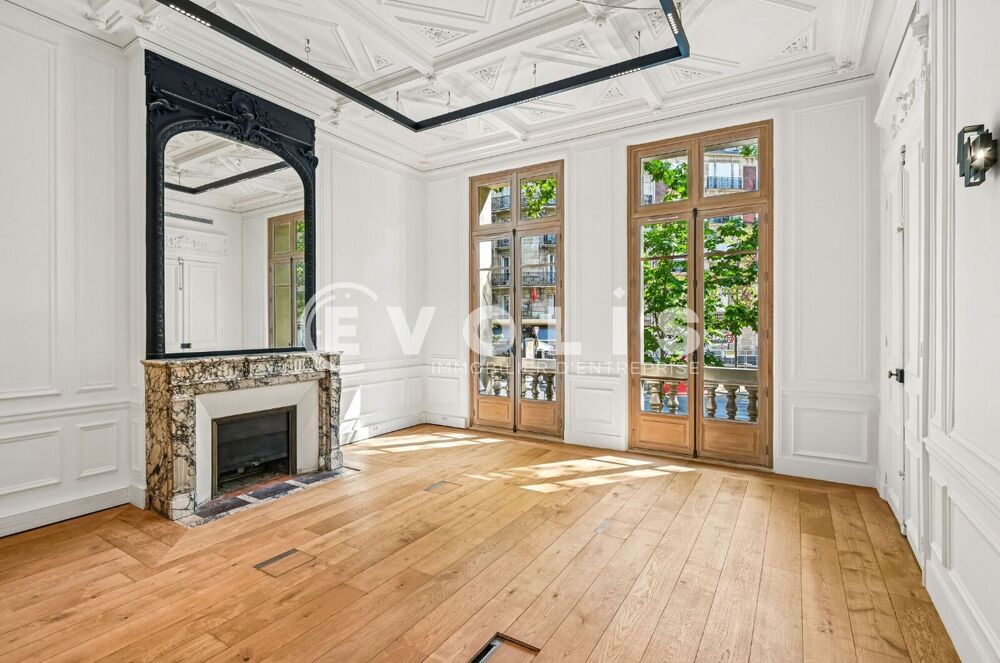   Bureaux - A LOUER - 300 m² non divisibles 