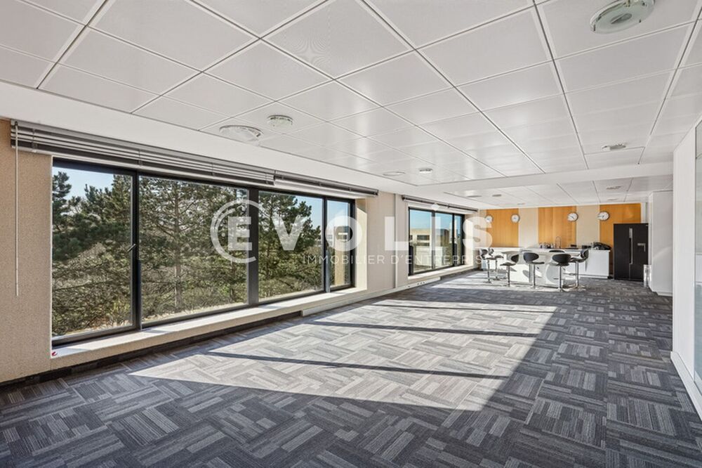   Bureaux - A LOUER - 640 m² divisibles à partir de 24 m² Lieusaint