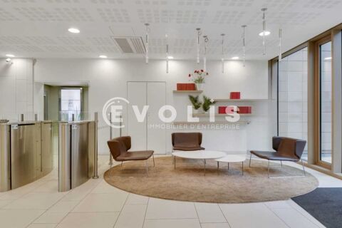   Bureaux - A LOUER - 4 439 m² divisibles à partir de 518 m² 