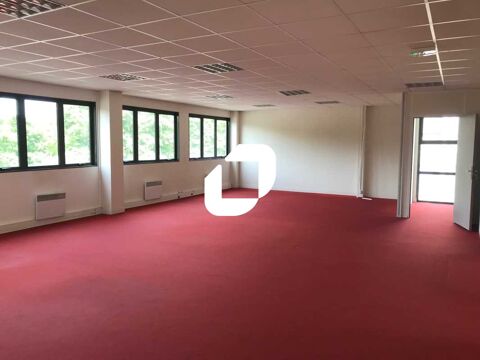 Bureaux - A LOUER - 560 m² divisibles à partir de 20 m² 6533 95800 Cergy