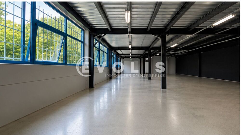   Locaux d'activité - A LOUER - 1 136 m² non divisibles Villejuif