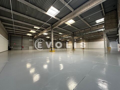   Locaux d'activité - A LOUER - 9 711 m² divisibles à partir de 80 m² 