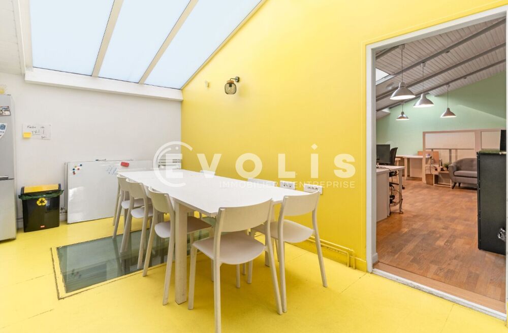   Bureaux - A LOUER - 150 m² non divisibles Paris 11