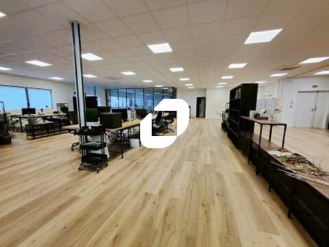 Bureaux - A VENDRE - 789 m&sup2; divisibles &agrave; partir de 115 m&sup2; 1400300 77164 Ferrieres