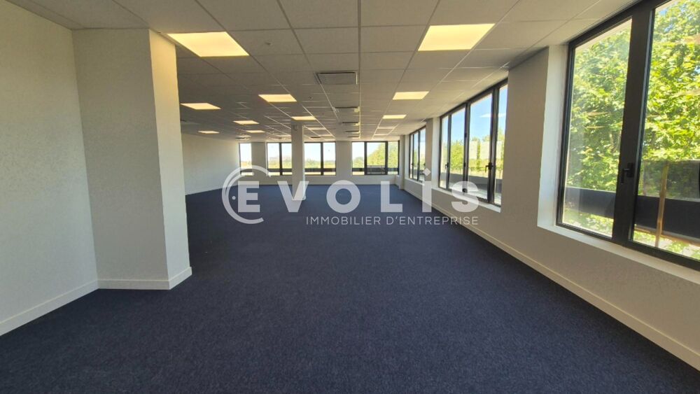  Bureaux - A LOUER - 92 m² non divisibles Chessy