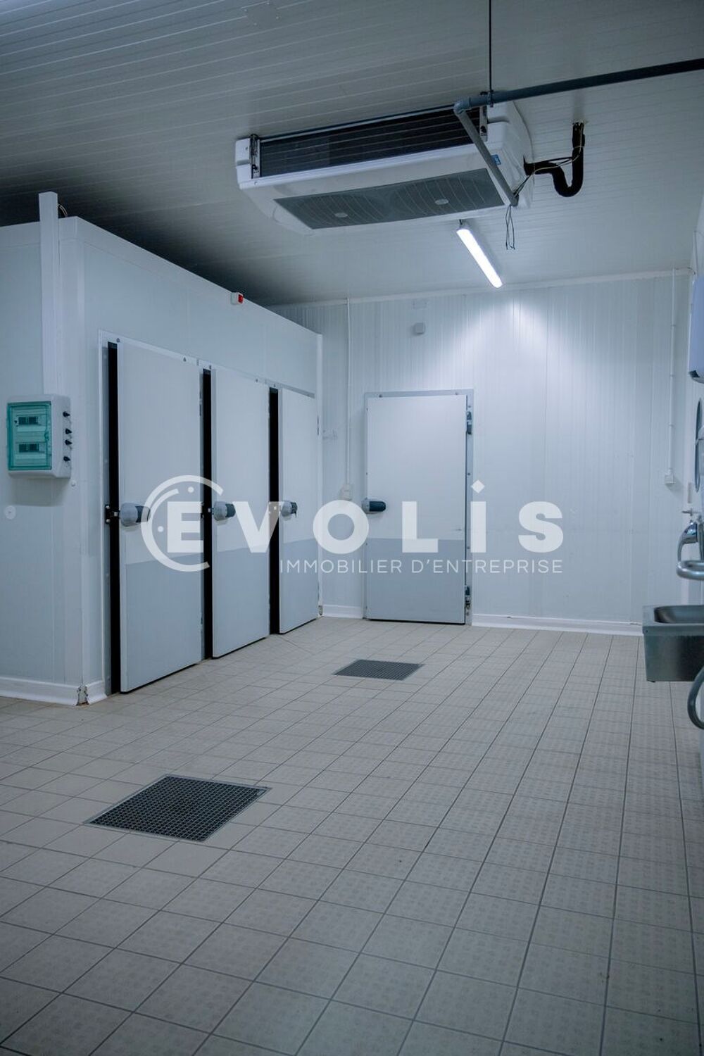   LOCAUX DE PRODUCTION ALIMENTAIRE - 340 m² non divisibles Tarascon