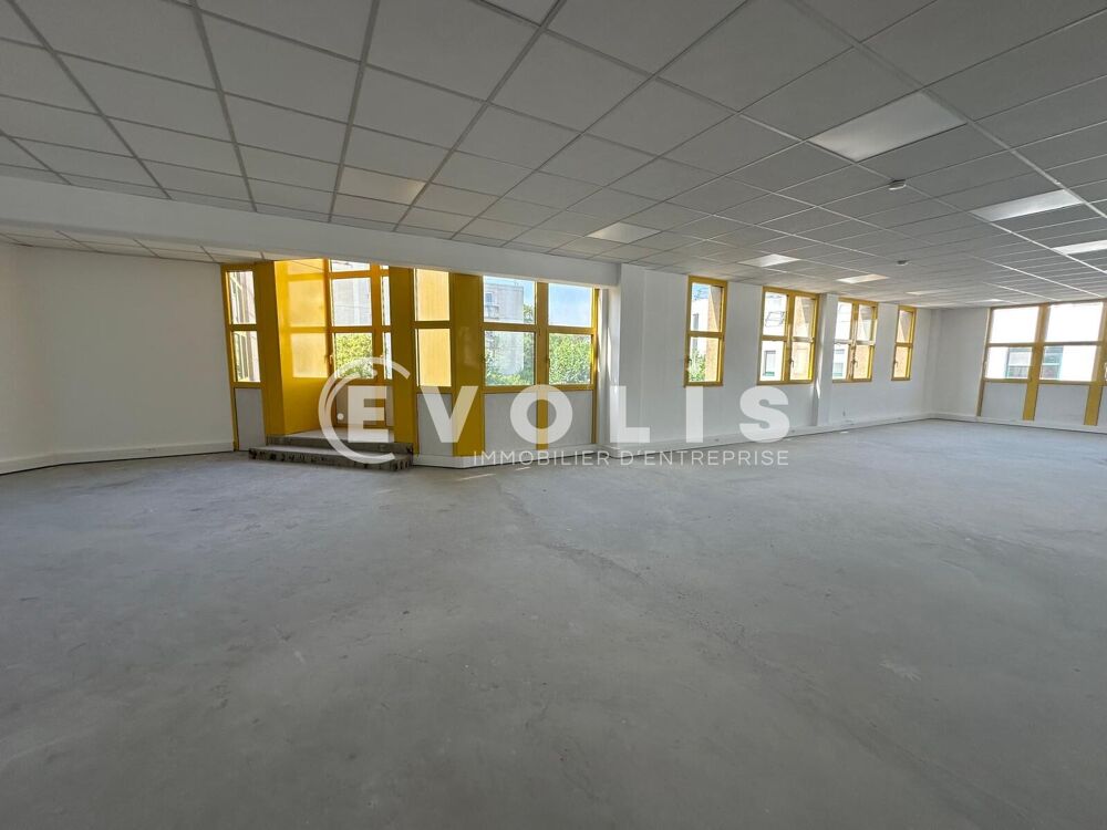   Locaux d'activité - A LOUER - 902 m² divisibles à partir de 193 m² Bagneux