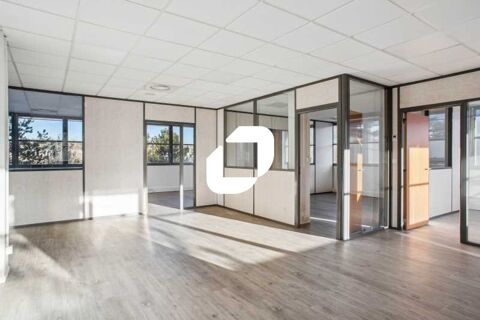 Belles surfaces dans un r&eacute;cent parc tertiaire. - 345 m&sup2; divisibles &agrave; partir de 163 m&sup2; 730375 69230 Saint genis laval