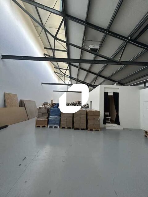 Entrep&ocirc;ts - A LOUER - 714 m&sup2; non divisibles 0 93200 Saint denis