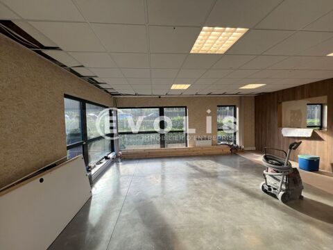   Locaux d'activité - A LOUER - 725 m² non divisibles 