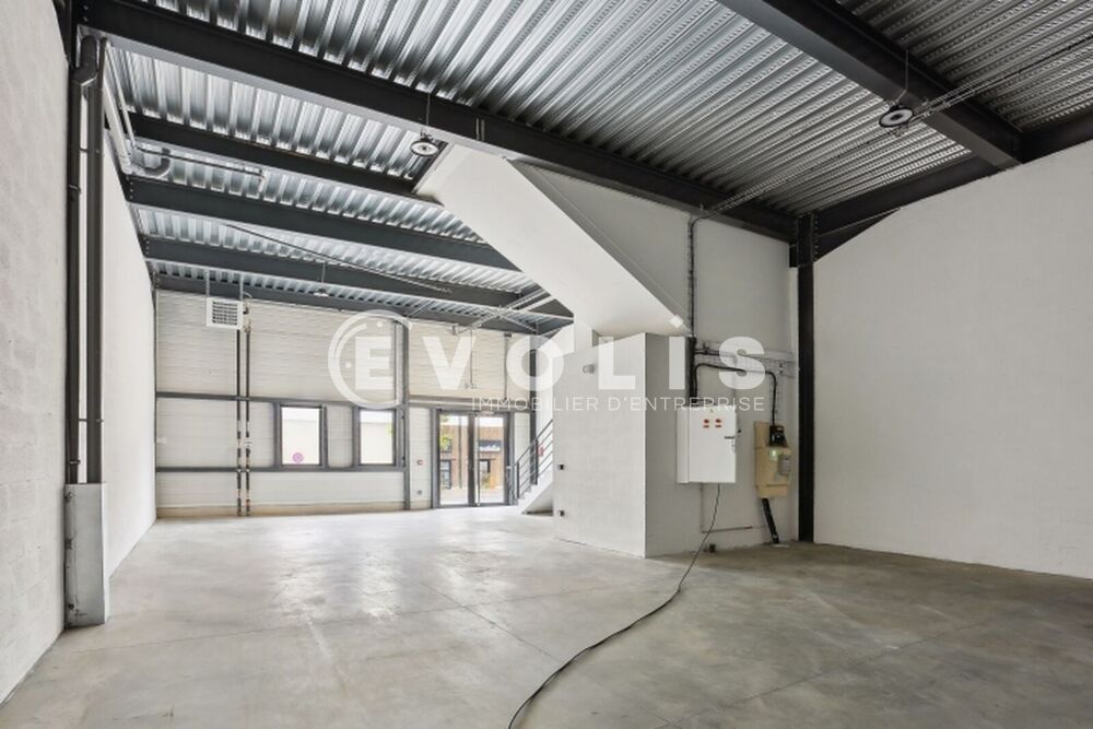   Locaux d'activité - A LOUER - 3 535 m² divisibles à partir de 131 m² Fresnes