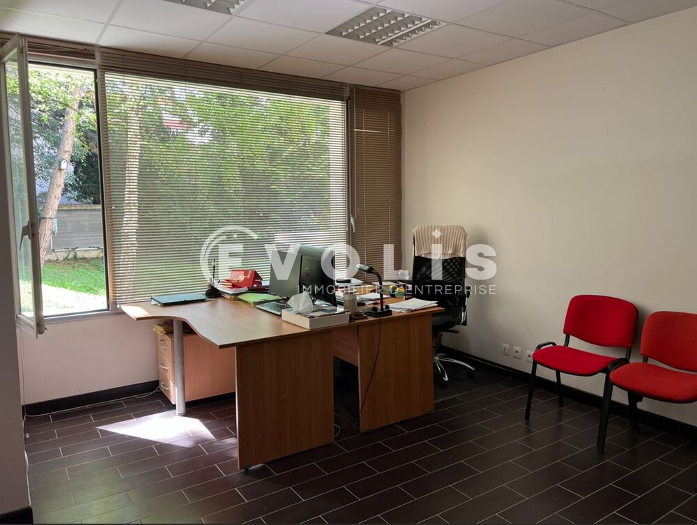   Bureaux - A VENDRE - 240 m² non divisibles Paris 20