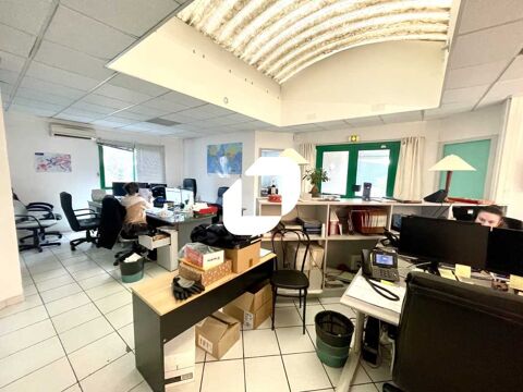 Bureaux &agrave; louer Saint Bonnet de M&ucirc;re - 110 m&sup2; non divisibles 825 69720 Saint bonnet de mure