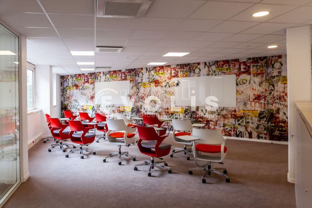   BUREAUX A LOUER AU PIED DU RER A - 2 051 m² divisibles à partir de 219 m² Rueil malmaison