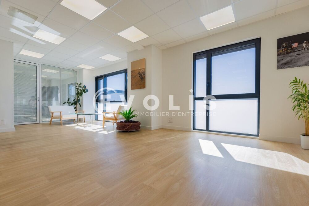   Locaux d'activité - A VENDRE - 8 387 m² divisibles à partir de 353 m² Bailly romainvilliers