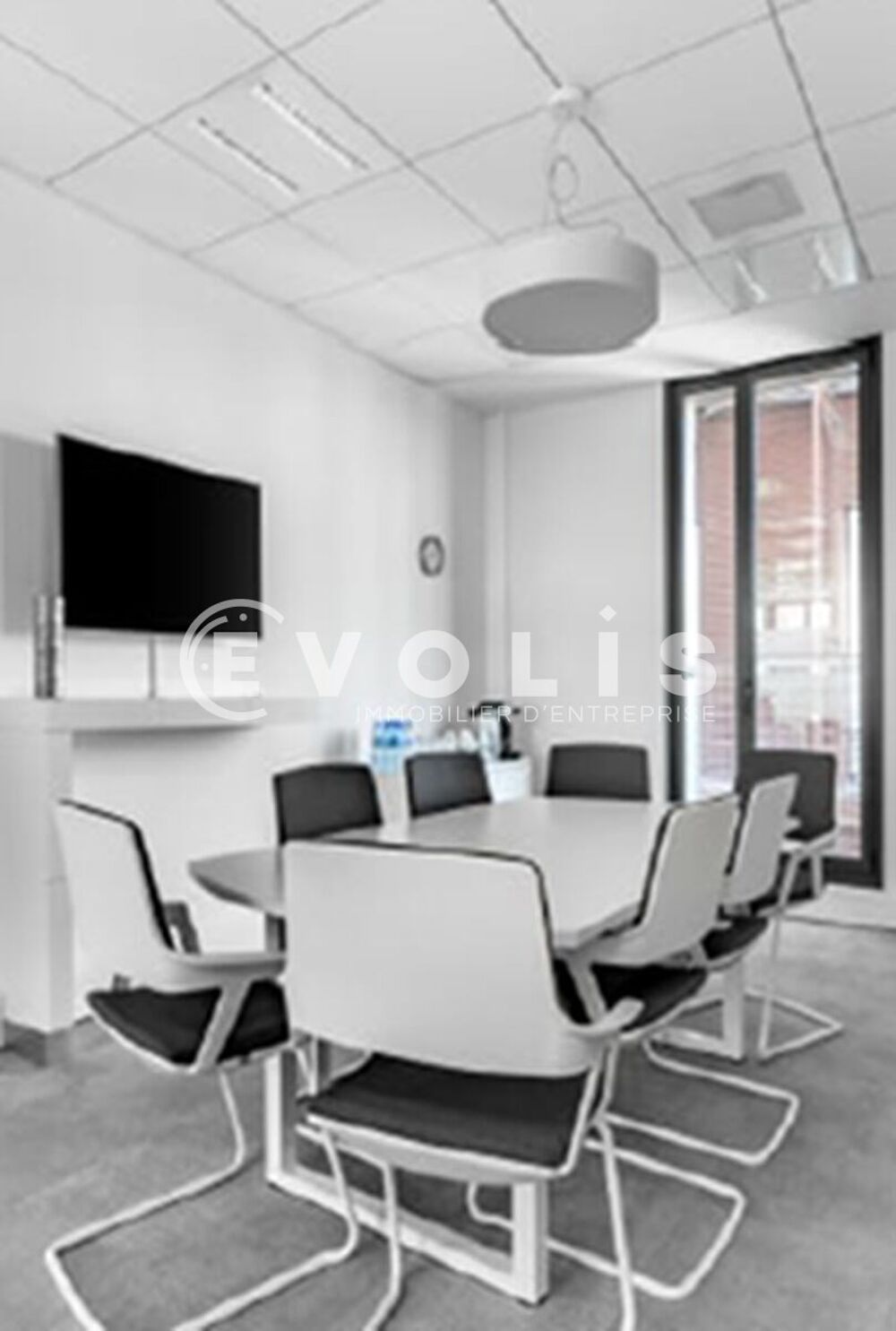   Bureaux - A LOUER - 84 m² divisibles à partir de 32 m² Montevrain