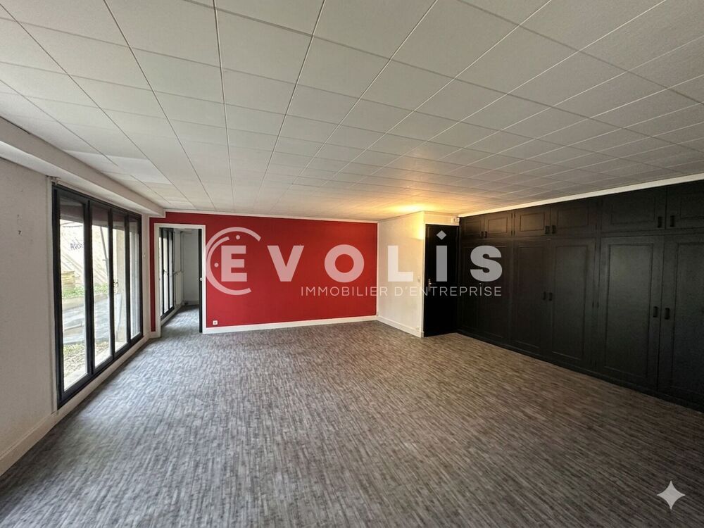   Bureaux - A LOUER - 102 m² non divisibles Suresnes