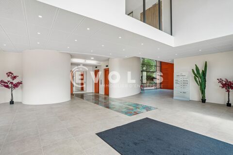   Bureaux - A LOUER - 1 996 m² divisibles à partir de 353 m² 