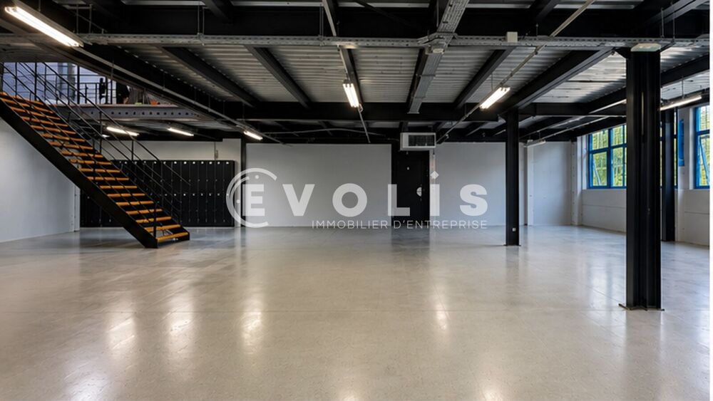   Locaux d'activité - A LOUER - 1 136 m² non divisibles Villejuif