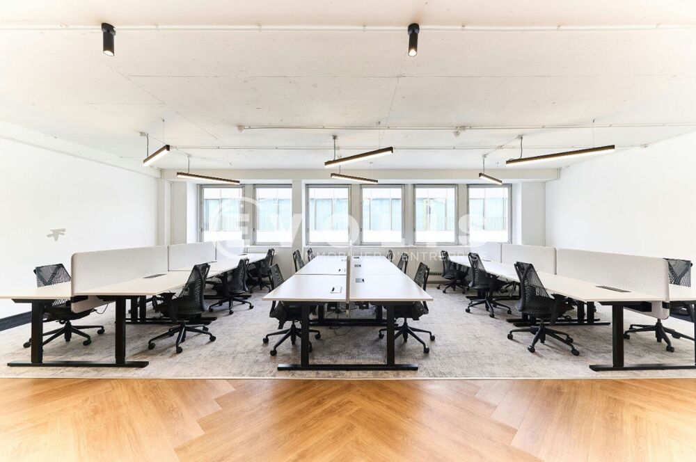   Bureaux - A LOUER - 301 m² non divisibles Paris 8