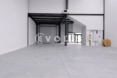   Locaux d'activité - A LOUER - 4 989 m² divisibles à partir de 375 m² 