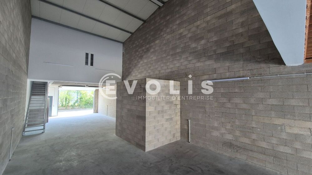   Locaux d'activité - A LOUER - 425 m² divisibles à partir de 95 m² 