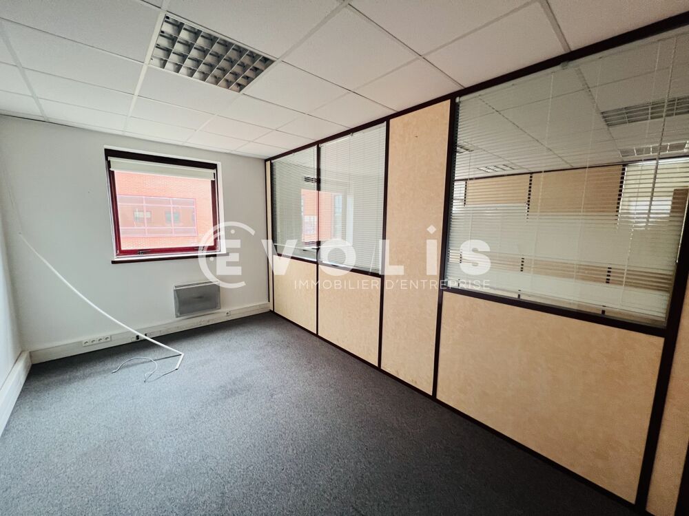   LOYER ATTRACTIF - 1 457 m² divisibles à partir de 222 m² Champs sur marne